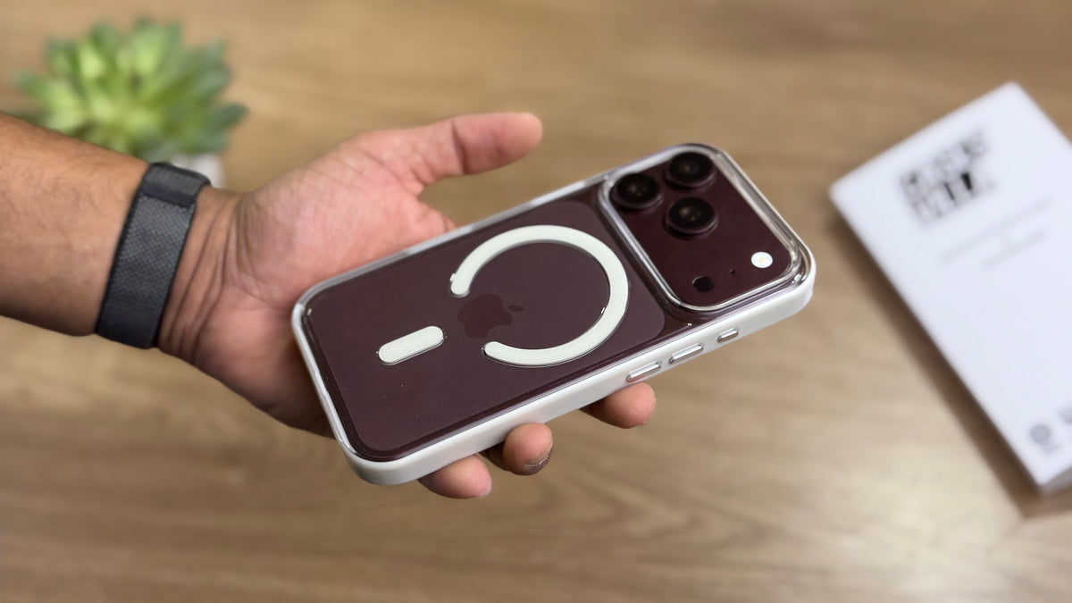 Transparent Case with Coloured Border with MagSafe for iPhone : White
