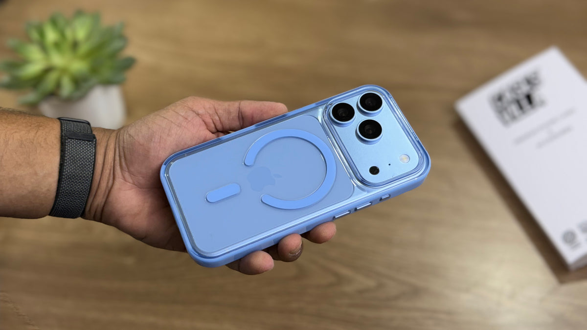Transparent Case with Coloured Border with MagSafe for iPhone : Glacier