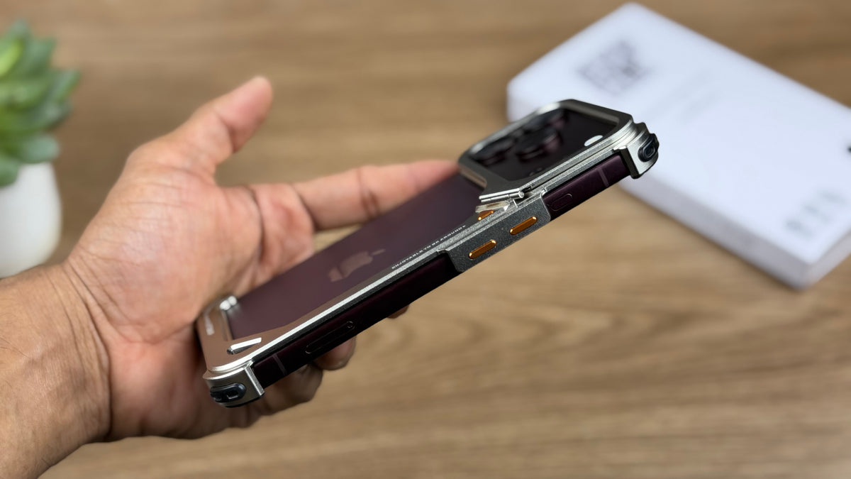 Oatsbaf AirFrame Metal Case for iPhone: Silver