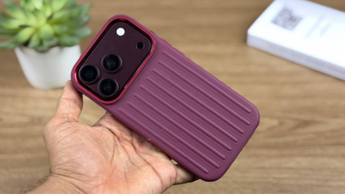 Corrugated PU Leather MagSafe Case for iPhone: Burgundy