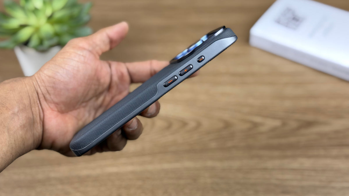 Corrugated PU Leather MagSafe Case for iPhone: Grey
