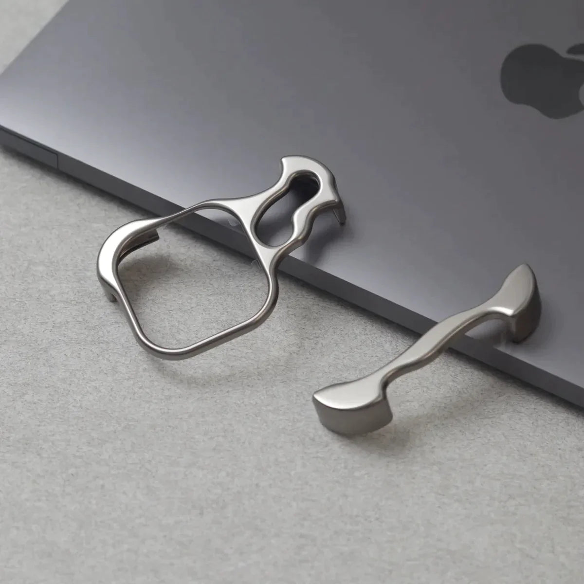 iPhone 15 Pro Bumper Case: Minimalist Titanium Metal Frame with Camera Rings