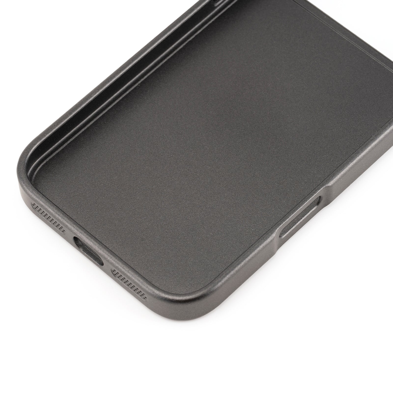 iPhone 17 Series: Carbon Defence MagSafe Case