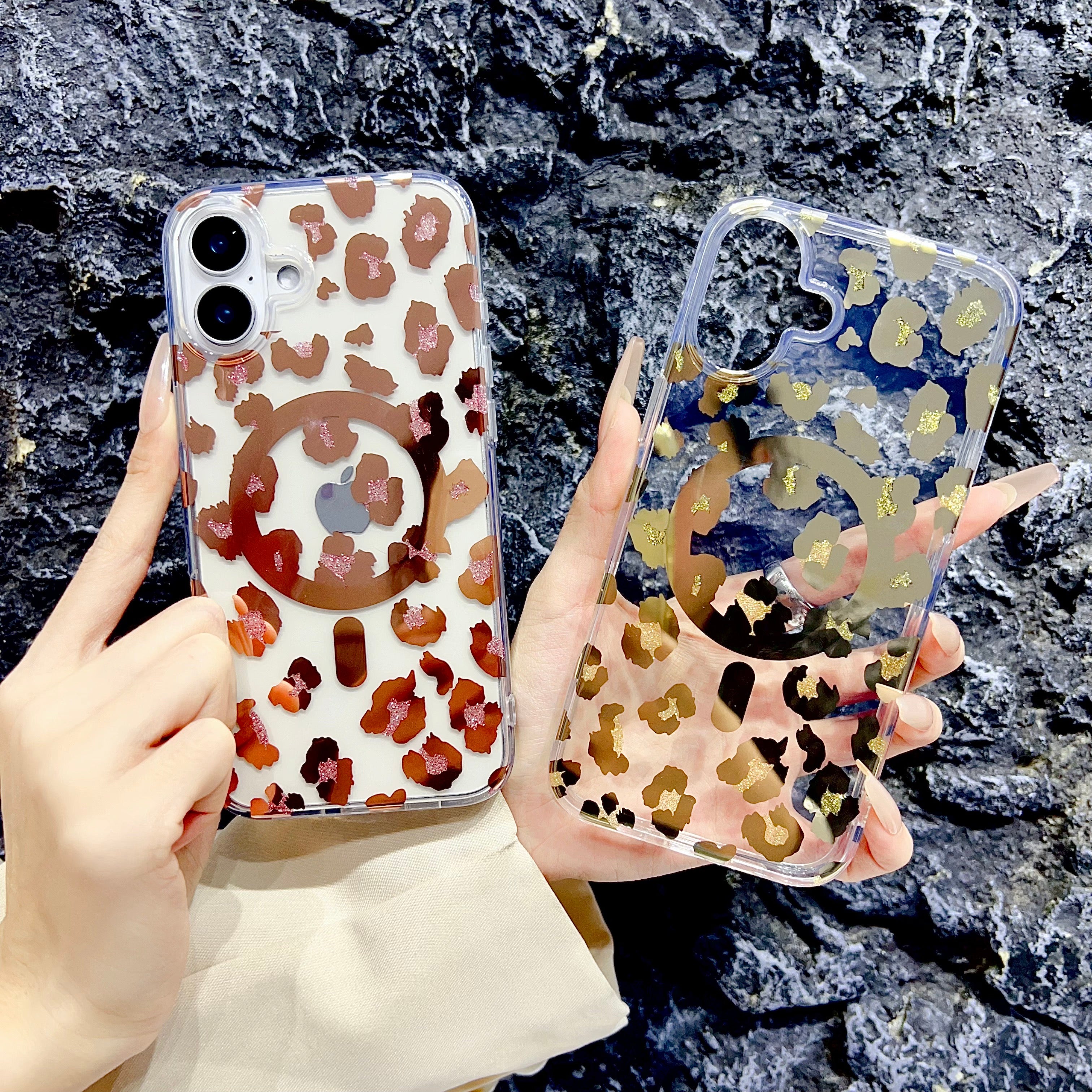 iPhone 17 Series : Chrome Leopard Print Case