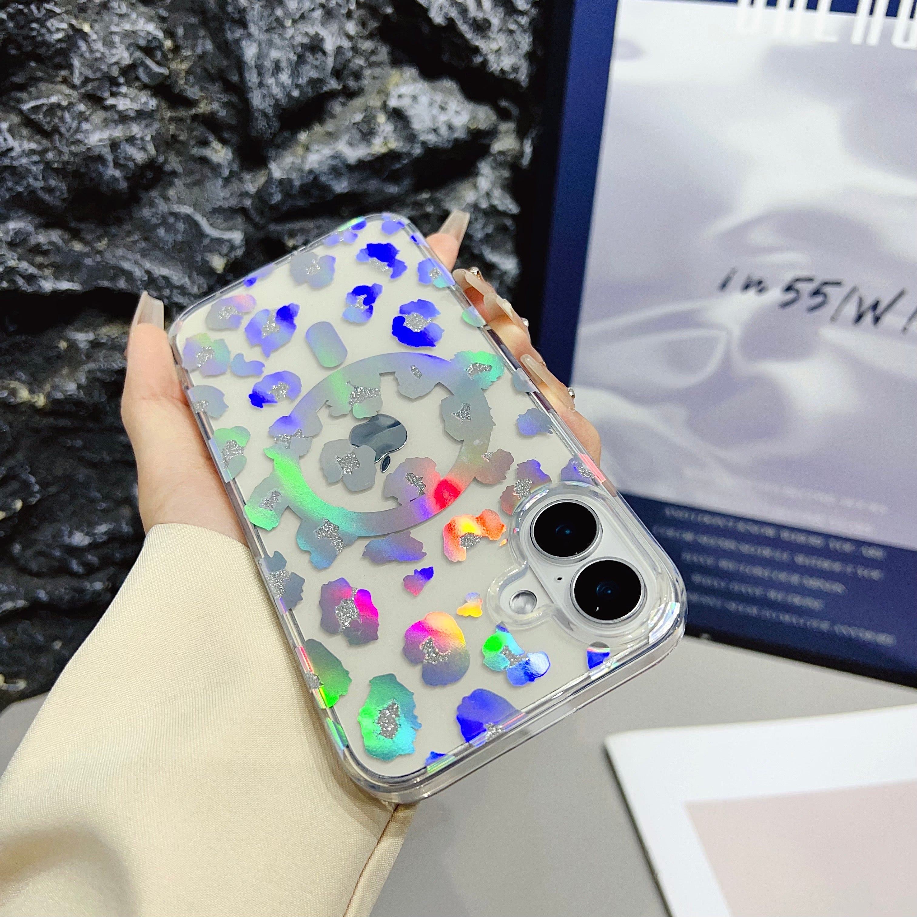 iPhone 17 Series : Chrome Leopard Print Case
