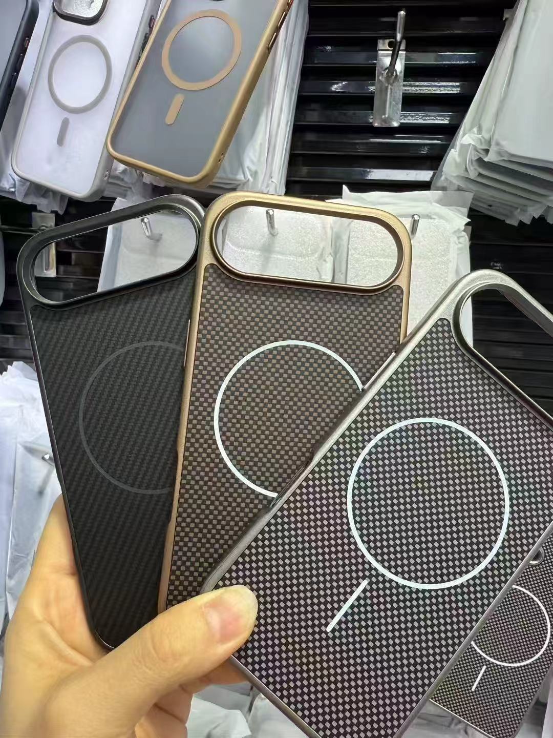 iPhone 17 Series: Carbon Defence MagSafe Case