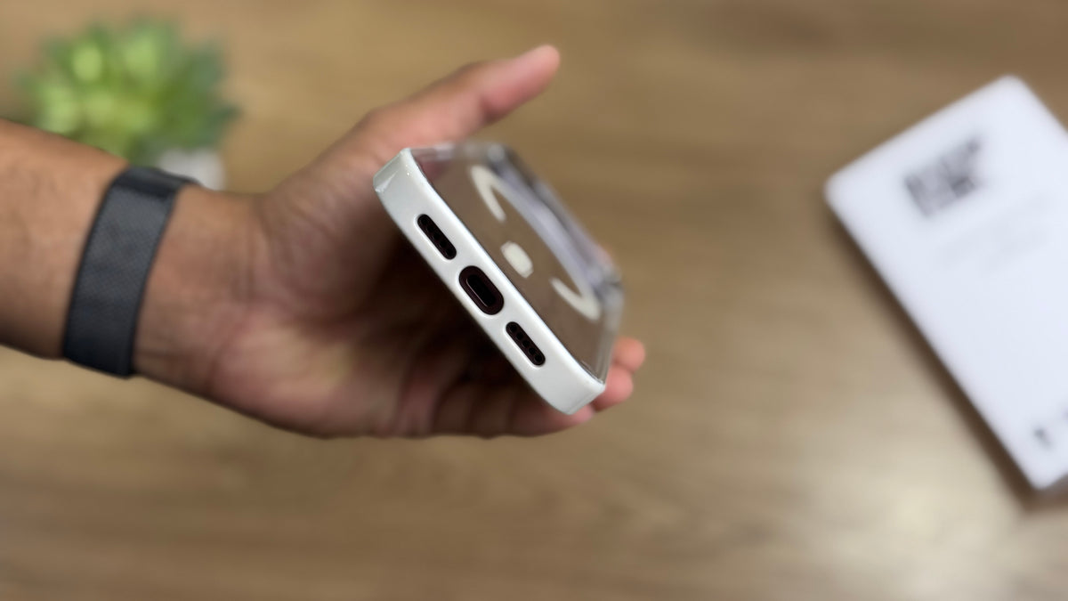 Transparent Case with Coloured Border with MagSafe for iPhone : White