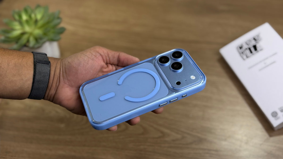 Transparent Case with Coloured Border with MagSafe for iPhone : Glacier