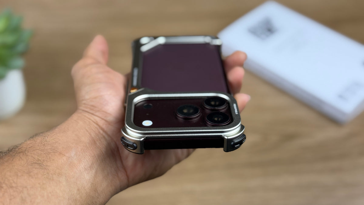 Oatsbaf AirFrame Metal Case for iPhone: Silver