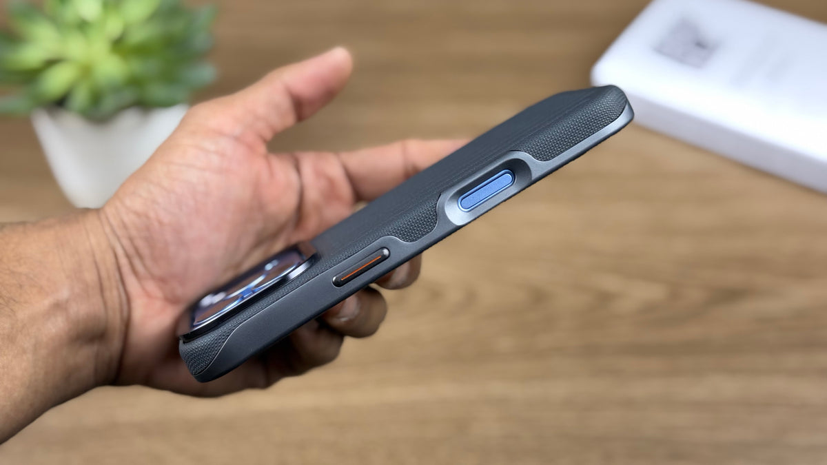 Corrugated PU Leather MagSafe Case for iPhone: Grey