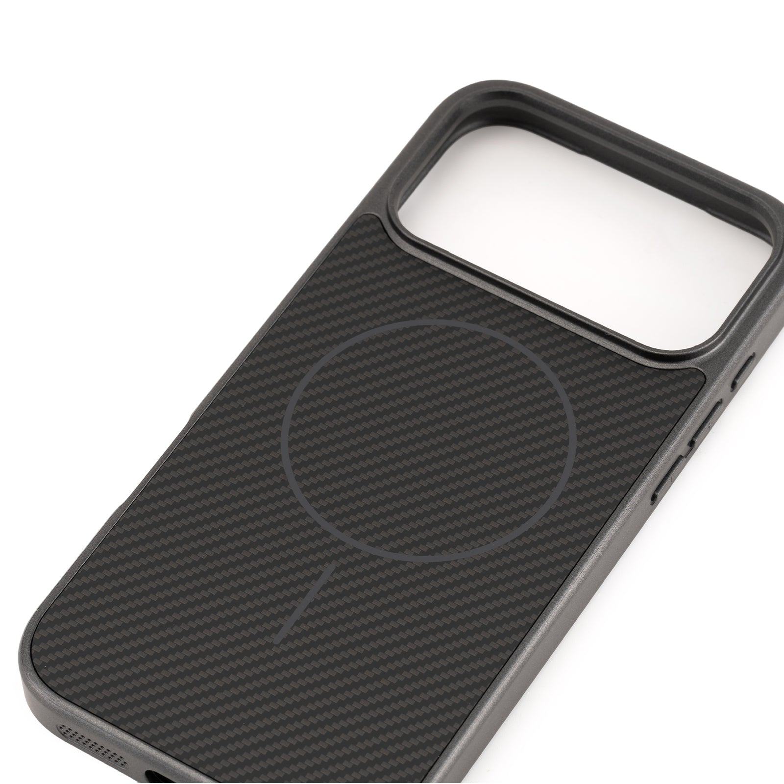 iPhone 17 Series: Carbon Defence MagSafe Case