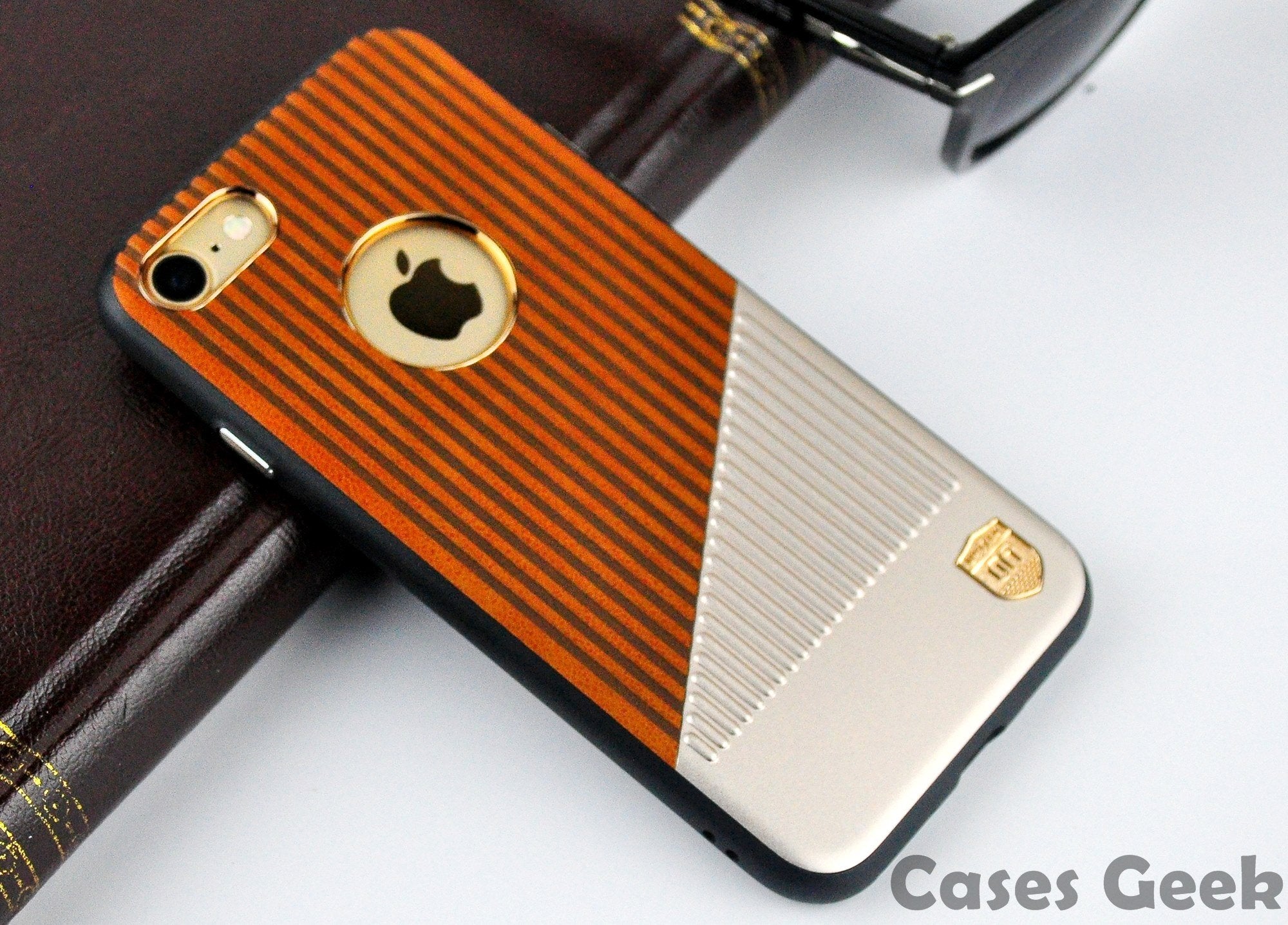 iPhone Brown UYITLO Lines Embossing Premium Case | Cover